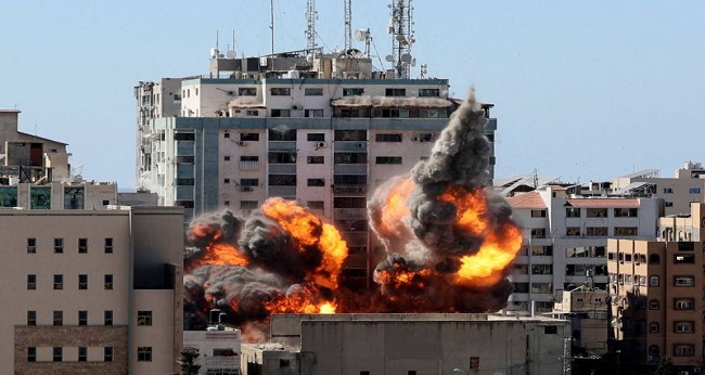 Israël pilonne Gaza