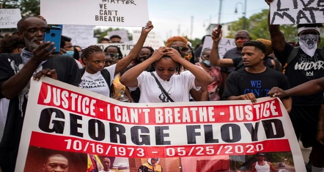 Grande marche en hommage à Floyd à Houston