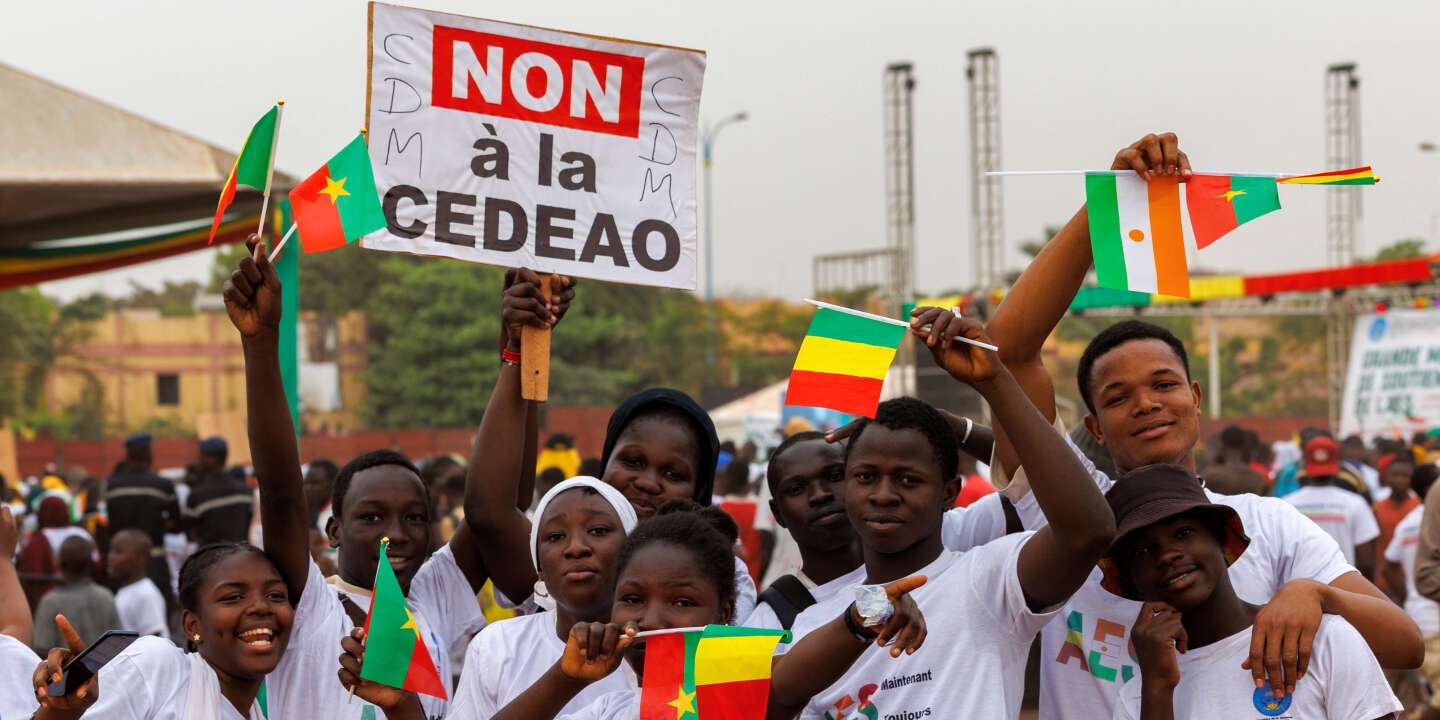 Liesse populaire de la jeunesse africaine contre la CEDEAO