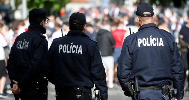 Des gendarmes arrêtés au Portugal