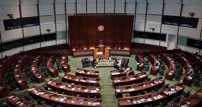 Heurts au parlement de Hong Kong