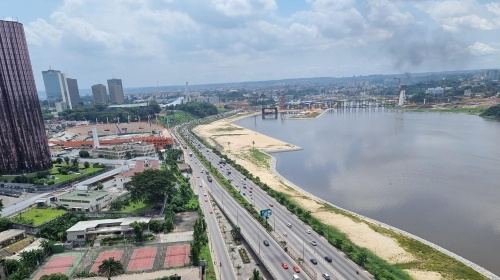 Vue aérienne d'une ville de Côte d'Ivoire
