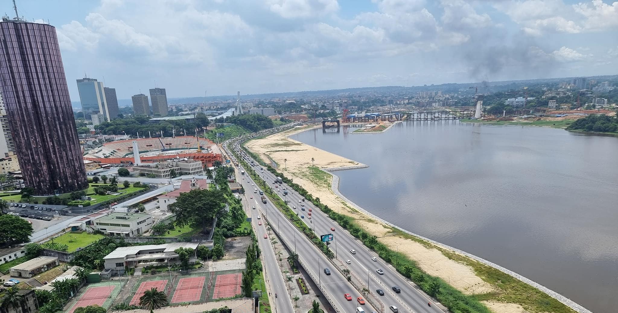 Vue aérienne d'une ville de Côte d'Ivoire