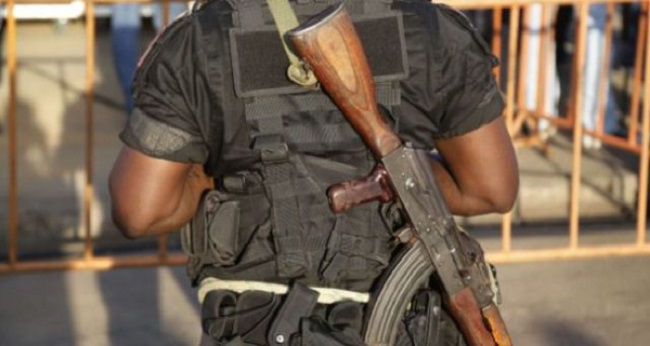 Les forces de l'ordre passifs en Côte d'Ivoire
