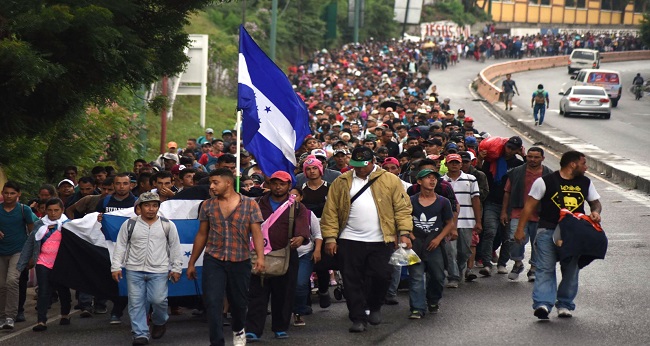 3000 migrants honduriens tentant de regagner les USA
